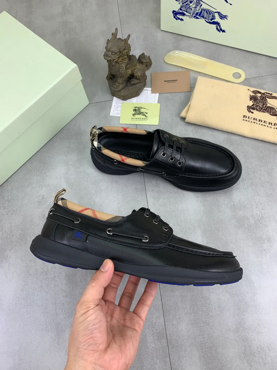 Men's Men's Shoes 💰P700 💰【New Style】Top Version 🆘【Burberry】New Burberry Slippers Launched, Perfect Workmanship! 🔥Perfect shape and top quality🙈Non-slip and wear-resistant high-end rubber outsole👣Versatile and comfortable shoes, standard size: 39-45 (customized 38-46) 2️⃣colors available Top-quality packaging